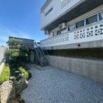 LINE_ALBUM_赤道4100万外観・庭・リビング_250527_11
